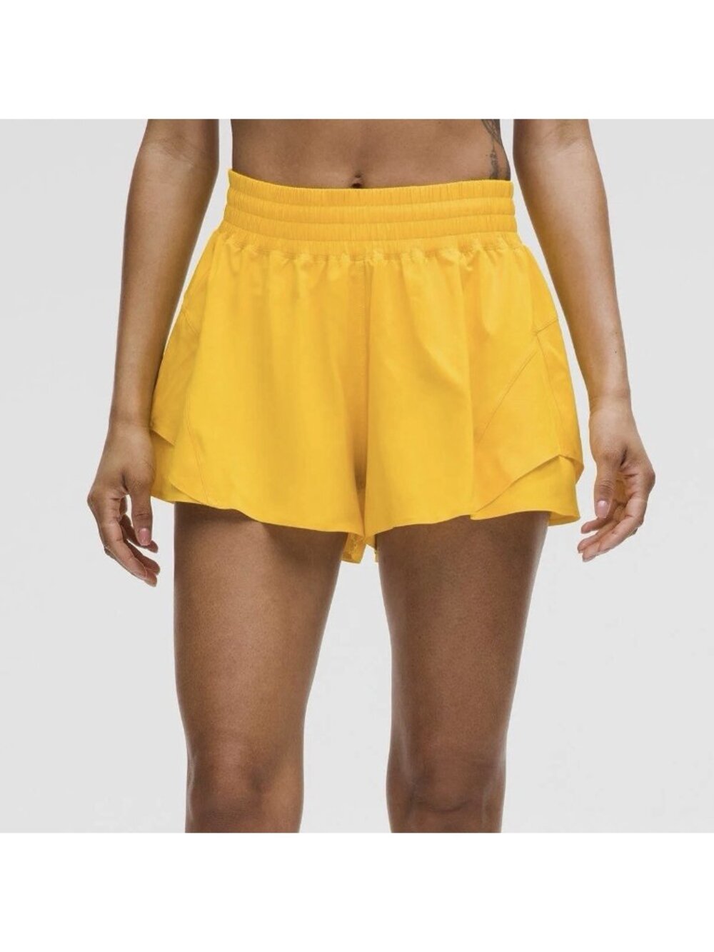 Lululemon Maize Yellow Shake It Out High Rise Shorts 2.5” Inseam Women’s Size XS
